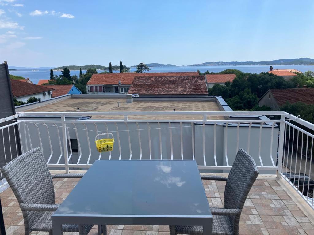 Apartmani Fani 2 Min Walking From Sea 오레비츠 외부 사진