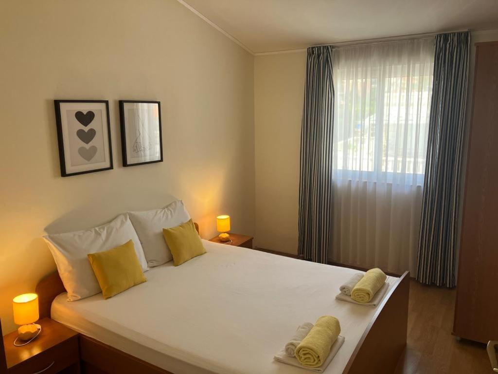 Apartmani Fani 2 Min Walking From Sea 오레비츠 외부 사진