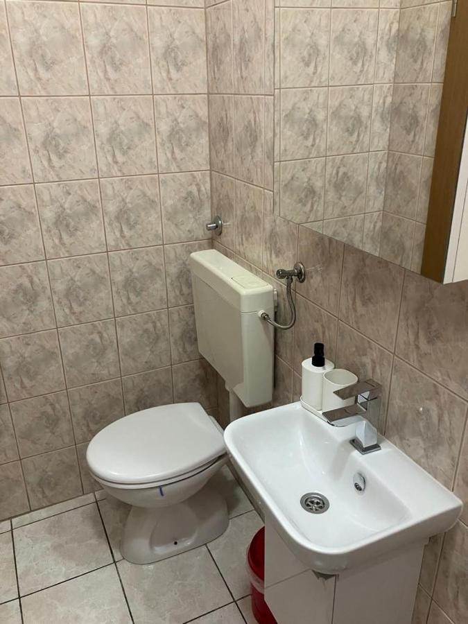 Apartmani Fani 2 Min Walking From Sea 오레비츠 외부 사진
