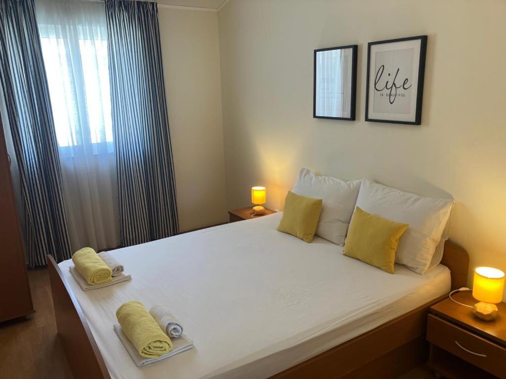 Apartmani Fani 2 Min Walking From Sea 오레비츠 외부 사진