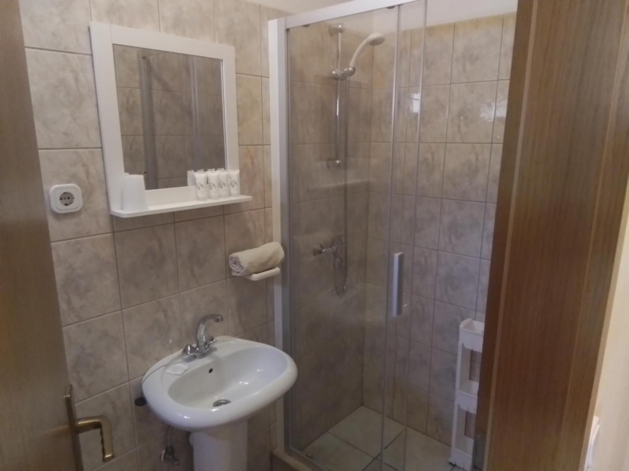 Apartmani Fani 2 Min Walking From Sea 오레비츠 외부 사진