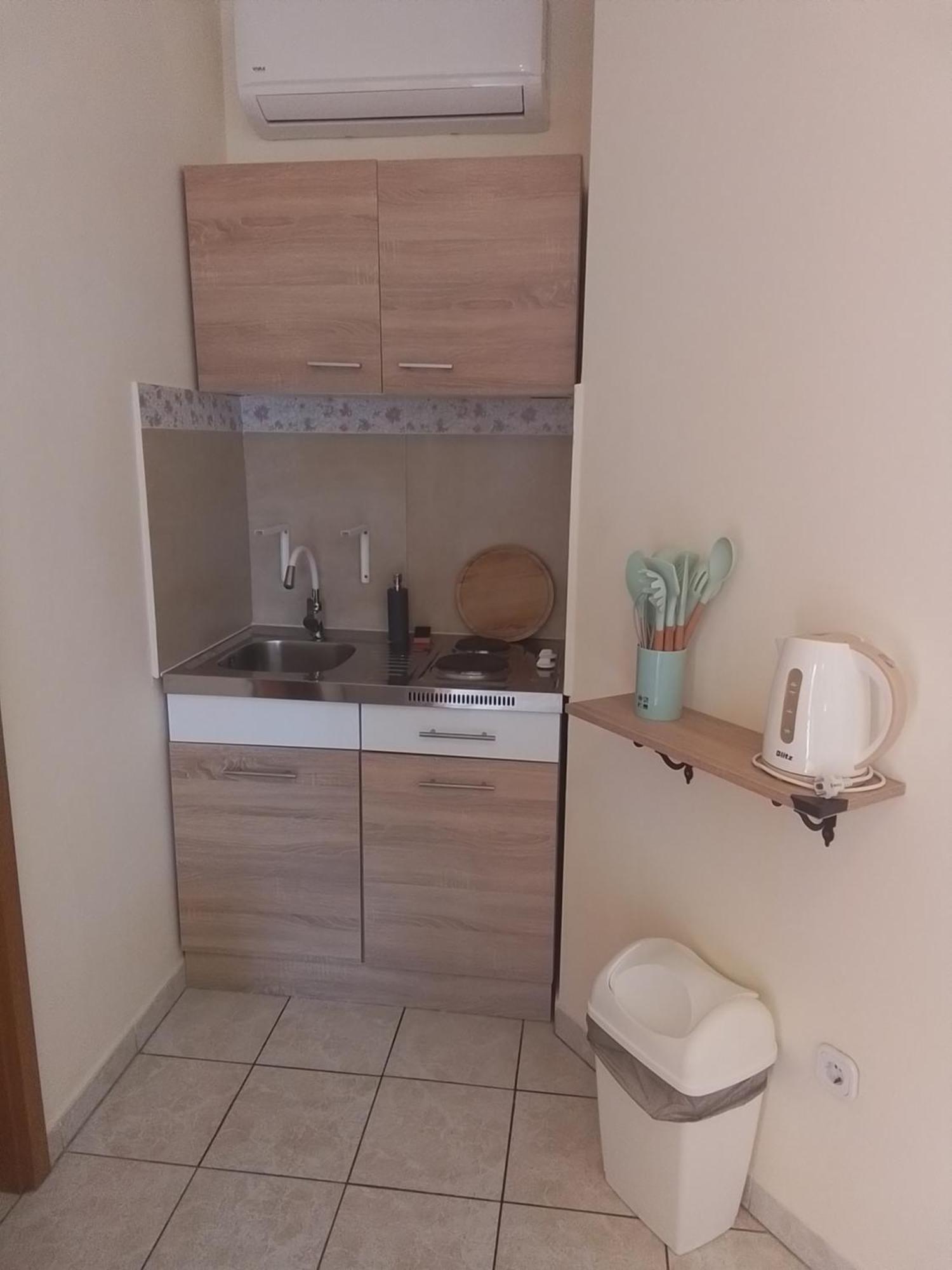 Apartmani Fani 2 Min Walking From Sea 오레비츠 외부 사진