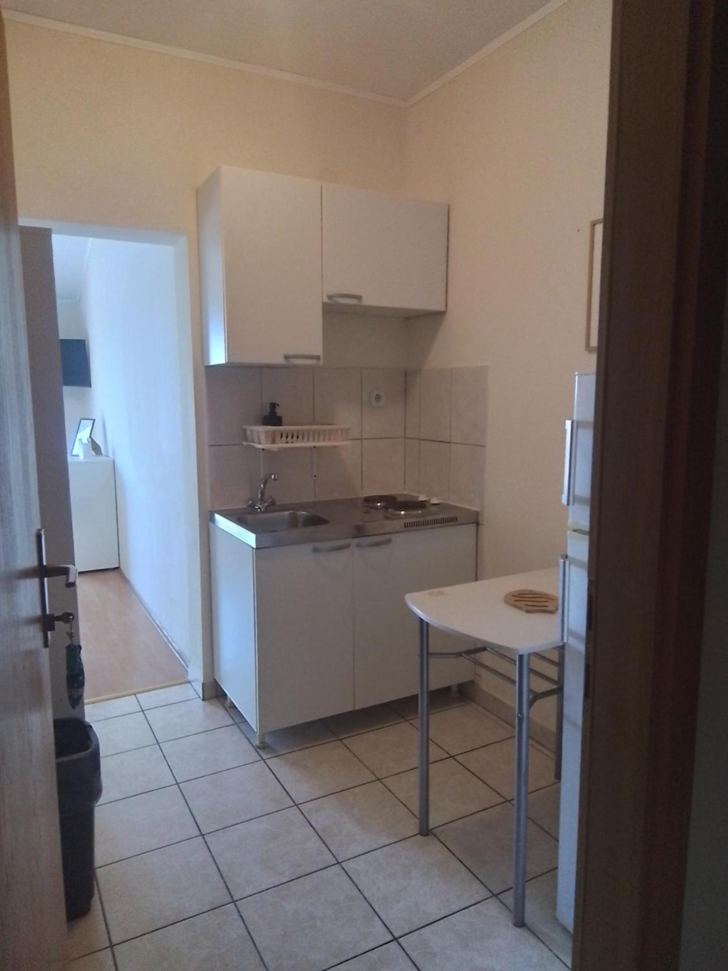 Apartmani Fani 2 Min Walking From Sea 오레비츠 외부 사진