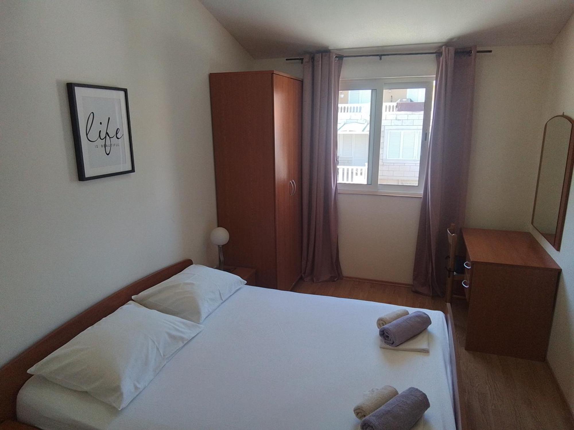Apartmani Fani 2 Min Walking From Sea 오레비츠 외부 사진