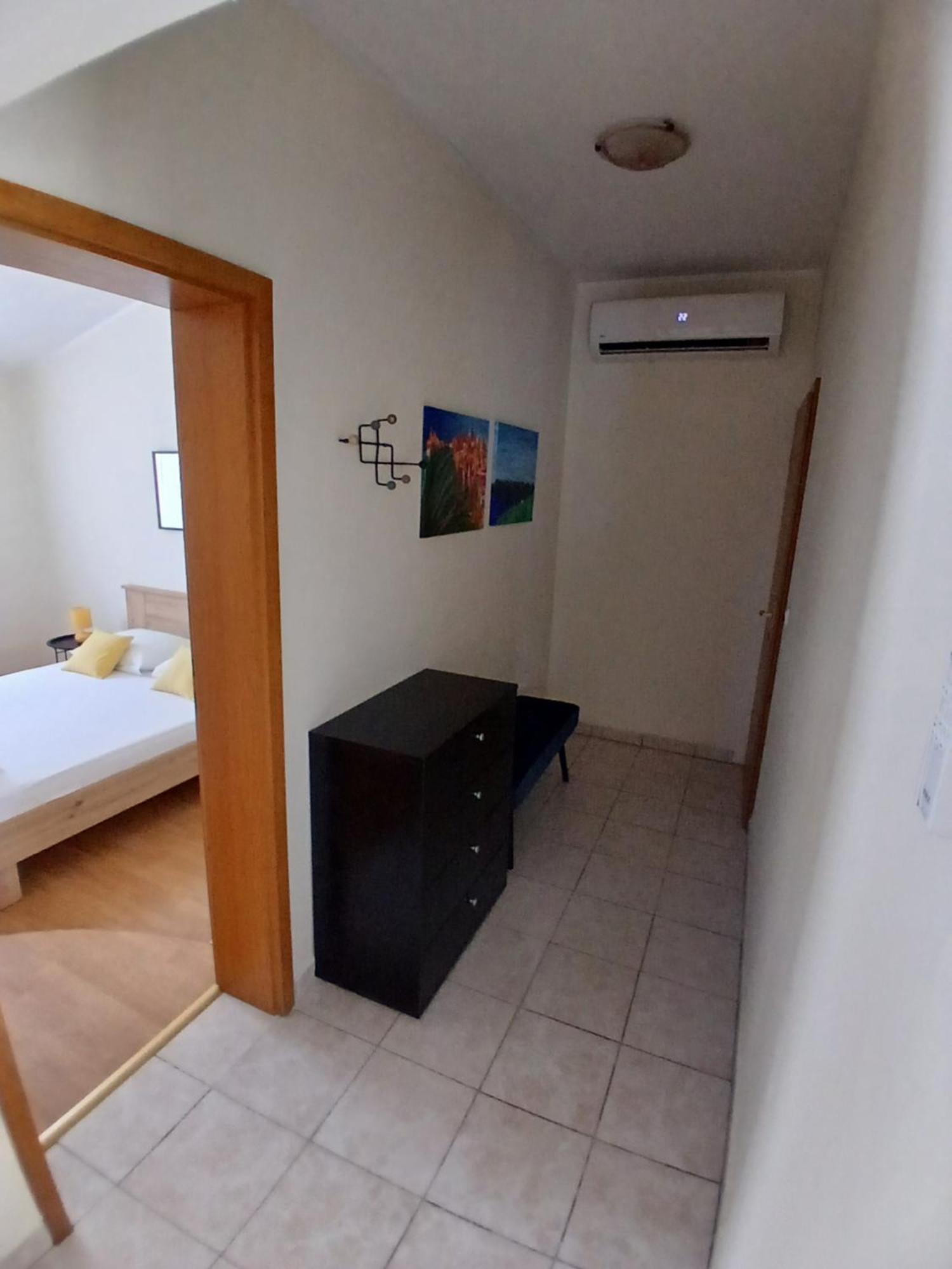 Apartmani Fani 2 Min Walking From Sea 오레비츠 외부 사진